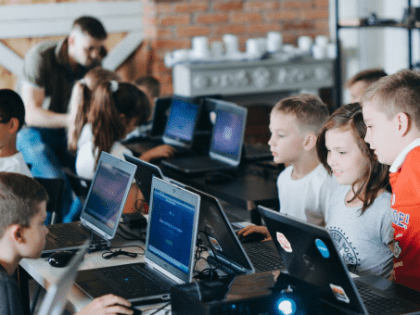 500 школьников пройдут профессиональные пробы в IT по гранту Правительства Новосибирской области
