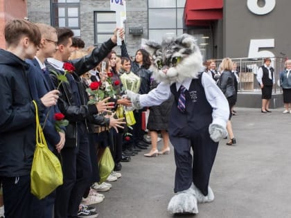 В Новосибирске открыли новое здание лицея №185 с необычным талисманом