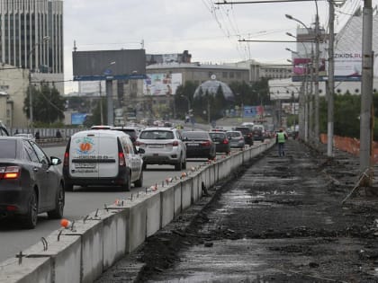 Для ремонта моста на Октябрьской магистрали выберут нового подрядчика