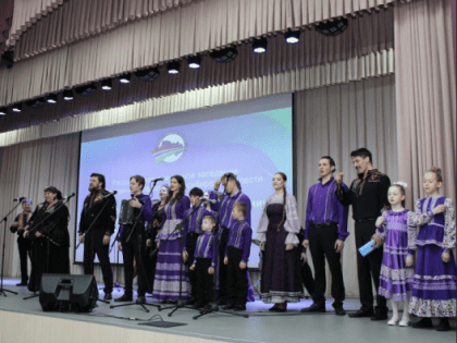 Общественники Новосибирской области обсудили роль семьи в сохранении и укреплении традиционных российских духовно-нравственных ценностей