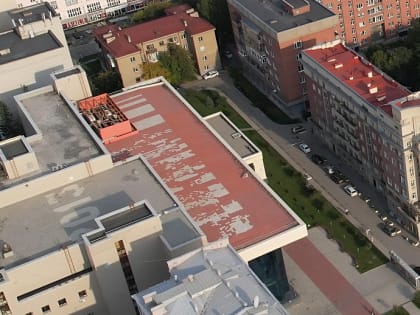 Исчезнувшую с крыши зала Каца огромную надпись «Новосибирск» восстановят