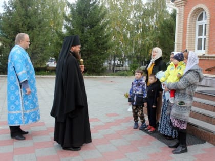 Архиерейская Литургия в кафедральном соборе г. Карасука в день Собора Алтайских святых