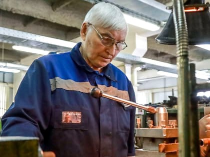 Токарь метро Вячеслав Антонович: «Делаем детали, которые нельзя купить»