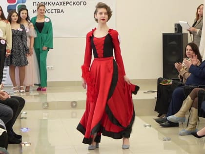 «Мисс Весна»: 18 прекрасных дружинниц вышли на подиум
