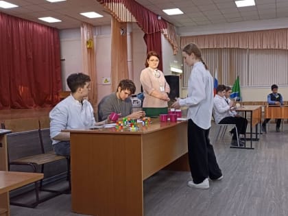 В Бердске за считанные секунды решали головоломки