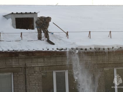 Только 42% кровель Новосибирска очищены от снега и наледи
