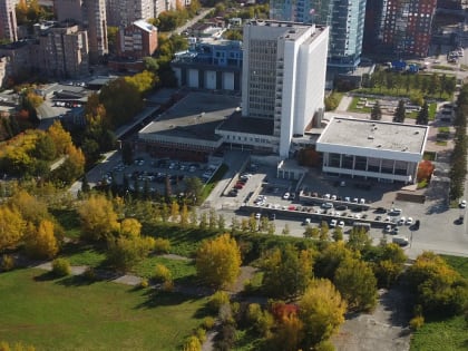 Сквер памяти депутата открылся в центре города