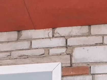 В Новосибирской области задержали замглавы района за покупку дома с дефектами малообеспеченной семье