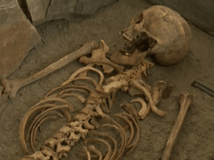 Быт сибиряков из каменного века реконструируют археологи в Новосибирске