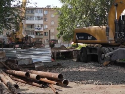 Почти 900 метров теплотрассы на Петухова починят до середины сентября