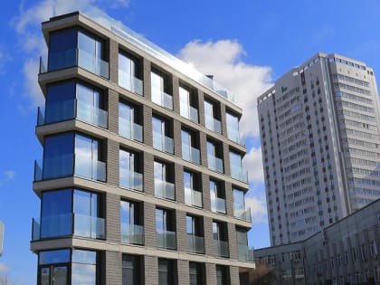 Два утюга — пара: необычный комплекс зданий достроили в Новосибирске