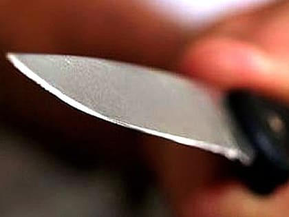 Студент получил ножевое ранение возле бара в Новосибирске