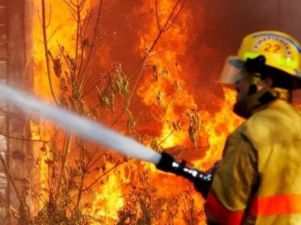 8 пожарных тушили дом на Жуковского