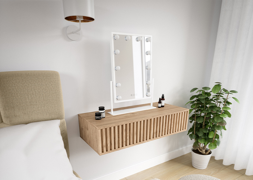 Flamnate Mirror With Lighting