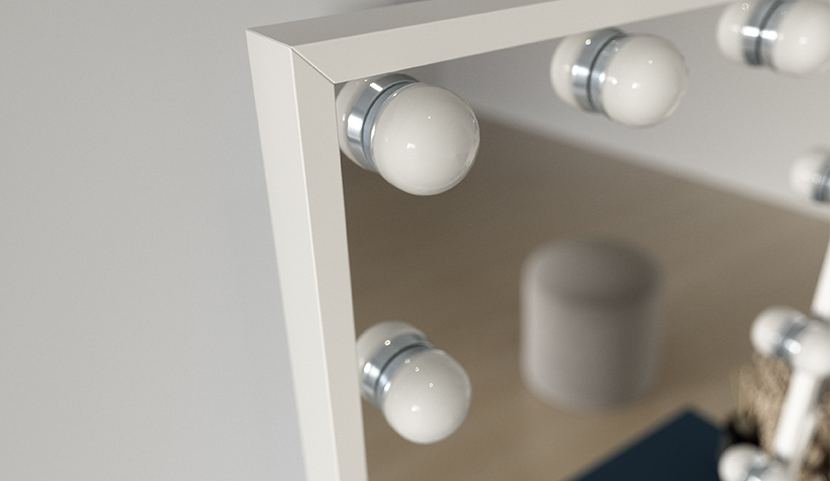 Flamnate Mirror With Lighting