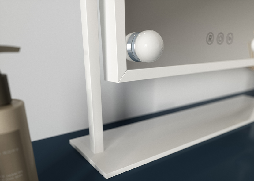 Flamnate Mirror With Lighting