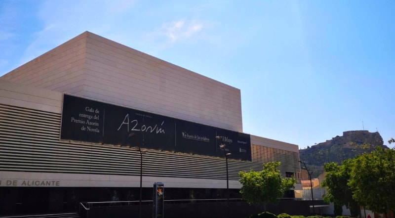 Contrastes de Alicante: De la Tradición a la Modernidad