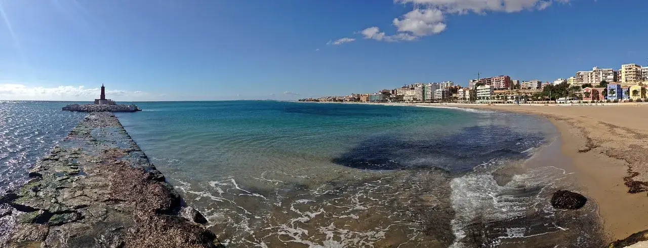Beaches and Coves: El Campello and Villajoyosa