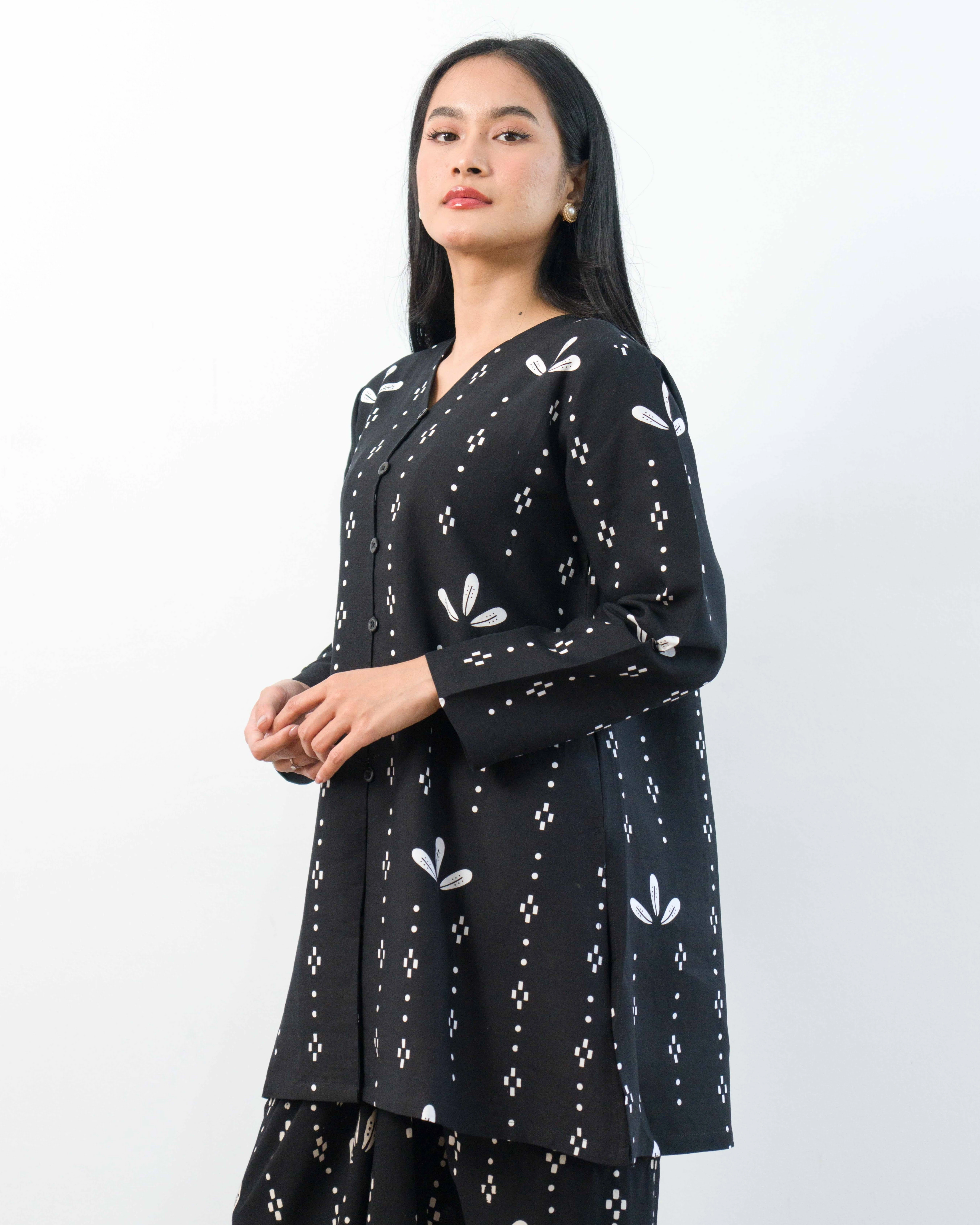 Semesta Tunik 4