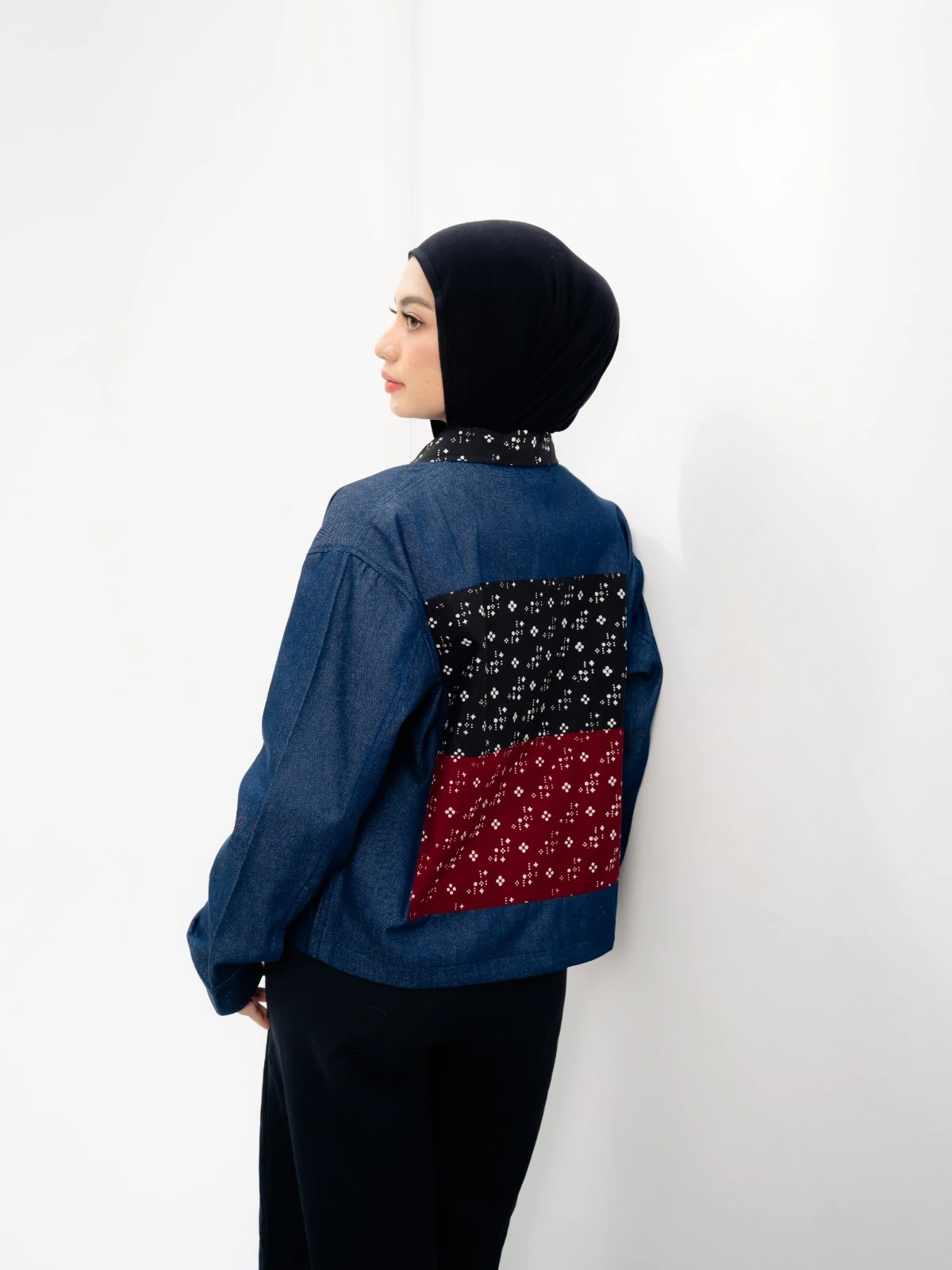 Jaket Denim Wanita Patch Batik 2