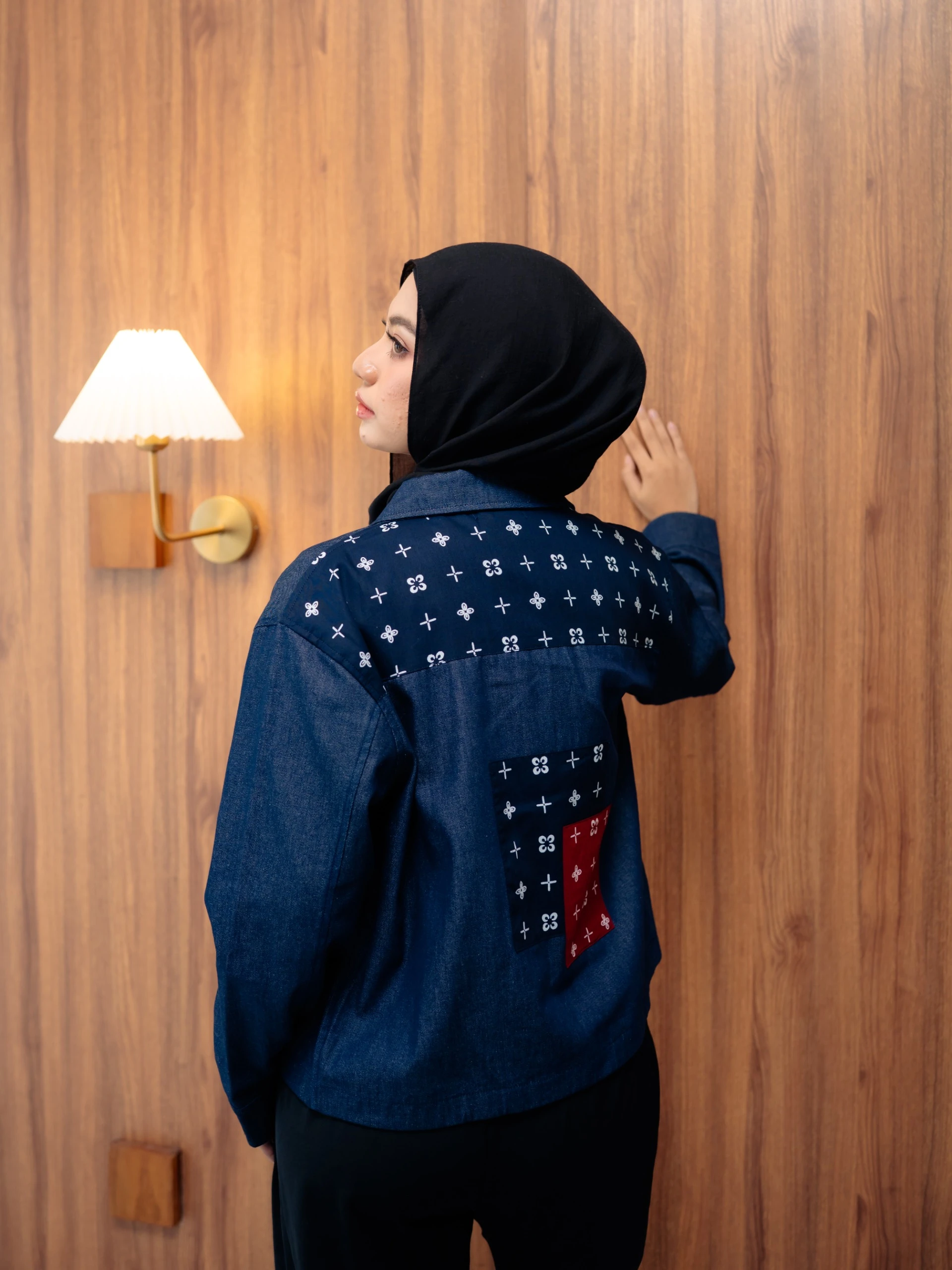 Jaket Denim Wanita Patch Batik 6