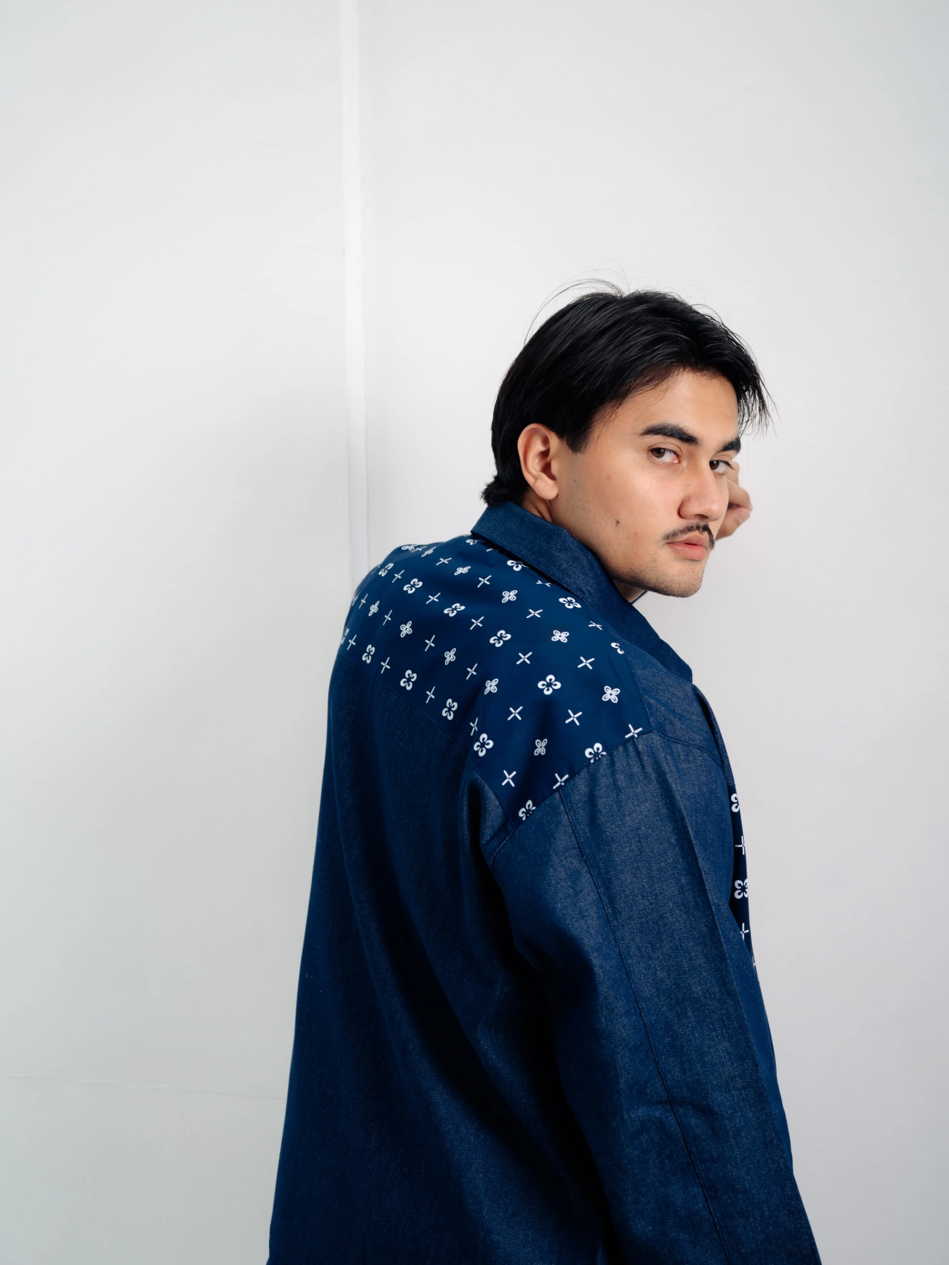 Jaket Denim Pria Patch Batik 2