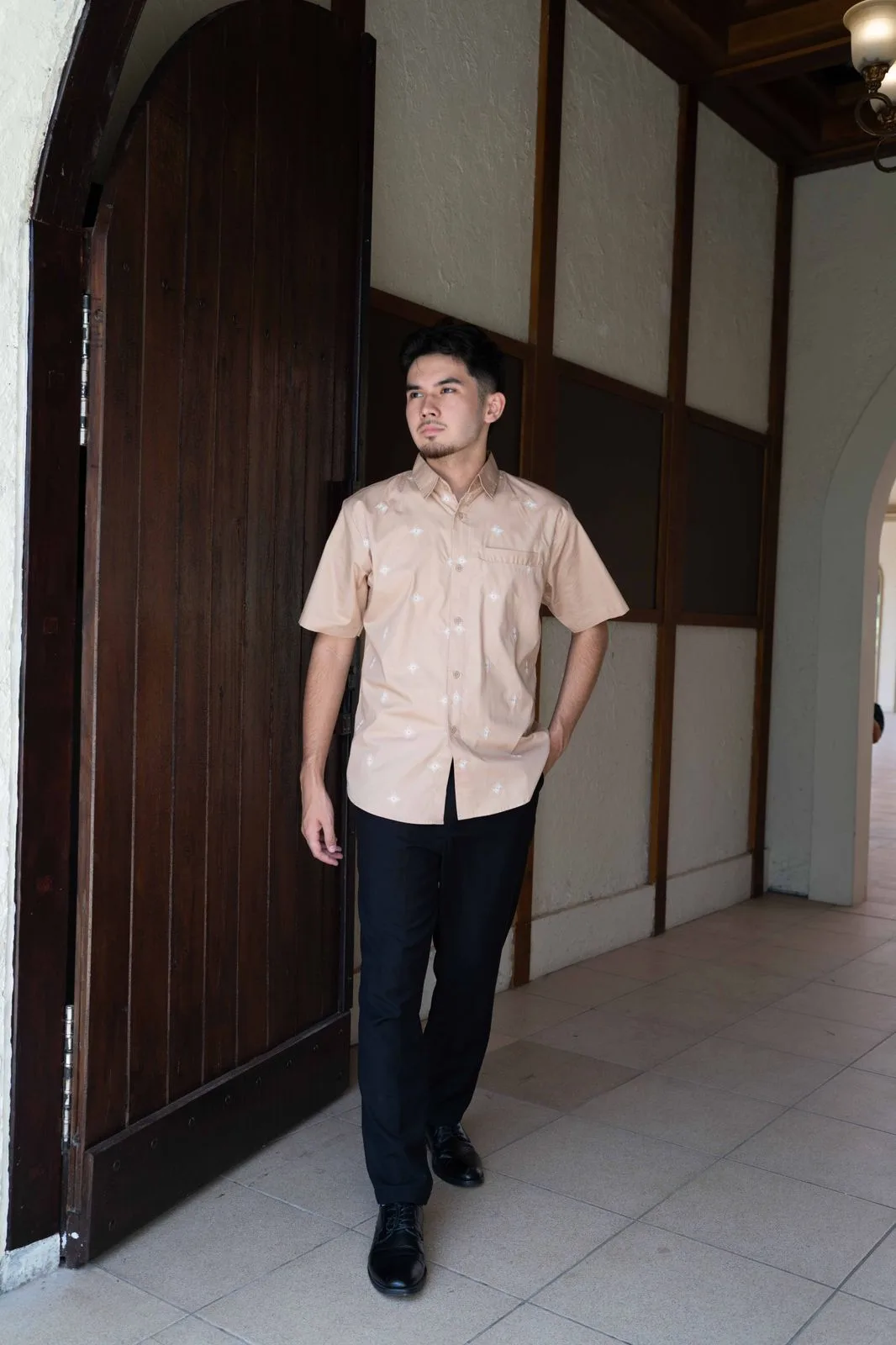 Arunika Kemeja Lengan Pendek 2