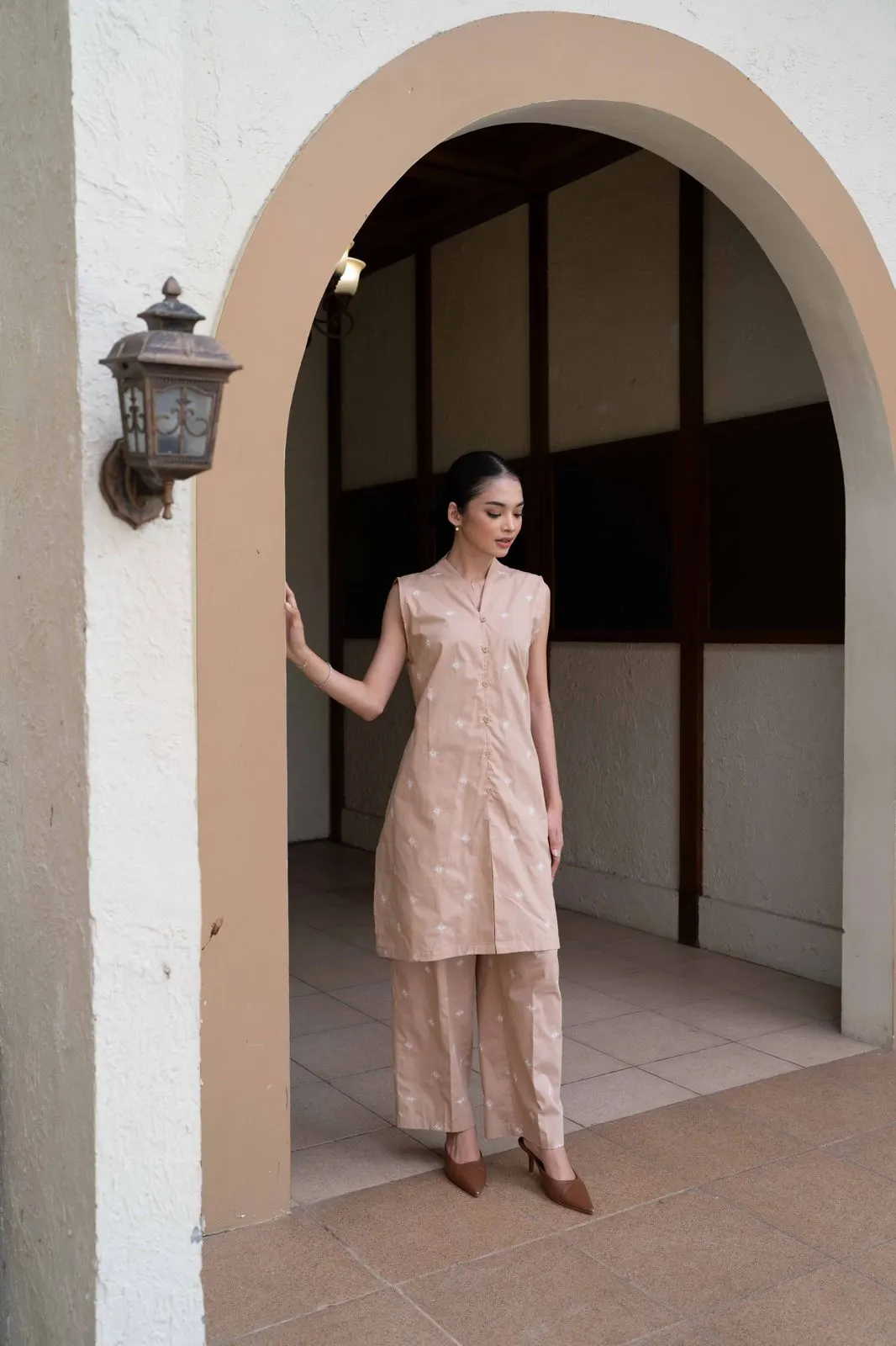 Arunika Long Vest 2