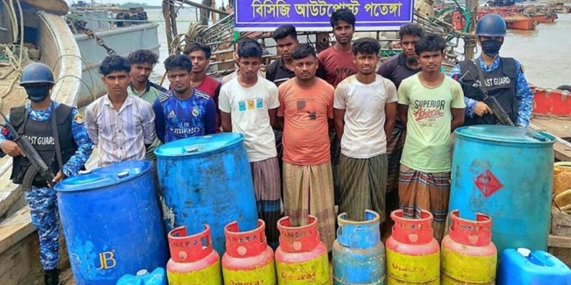 মিয়ানমারে পাচারকালে ৬ হাজার লিটার ডিজেলসহ ৮ রোহিঙ্গা আটক