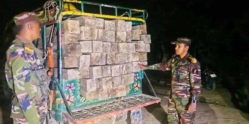 দীঘিনালায় সেনাবাহিনীর অভিযানে কর্তন নিষিদ্ধ গোদা কাঠ উদ্ধার