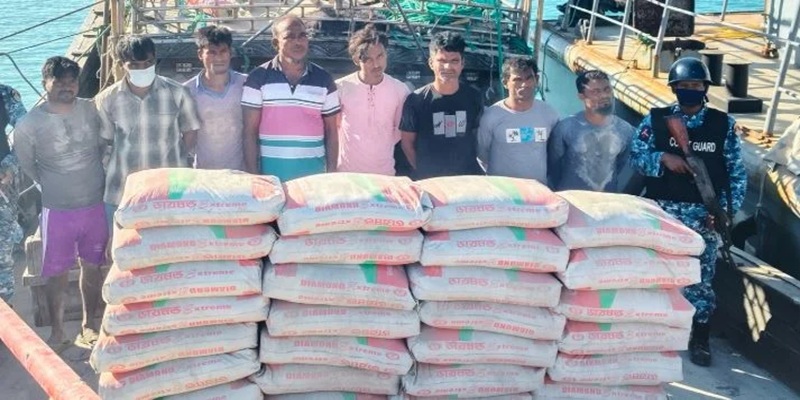 মিয়ানমারে পাচারকালে বিপুল পরিমাণ সিমেন্টসহ ২০ জন আটক