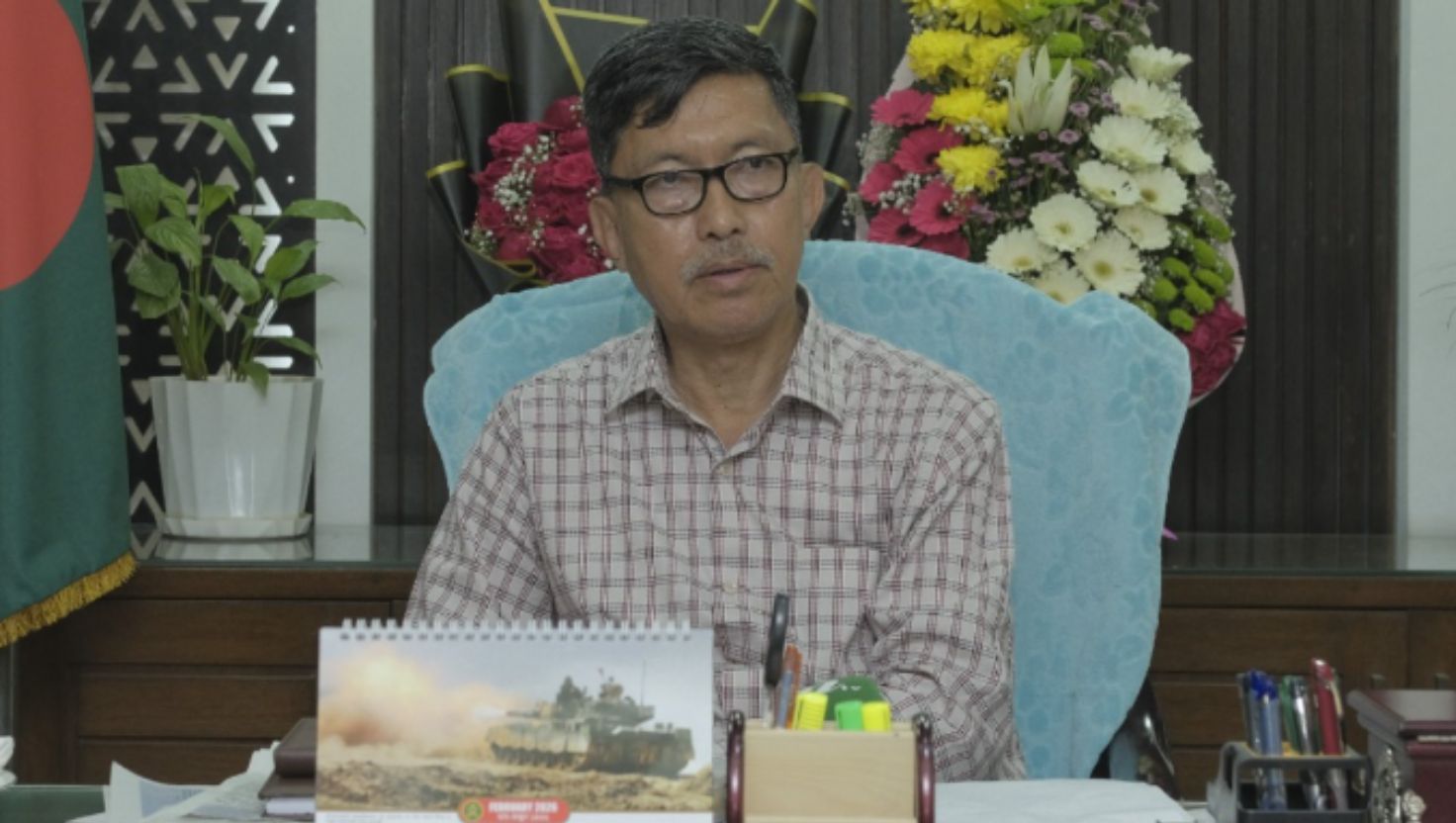 কেন্দ্রীয় শহীদ মিনারে ভাষা শহীদদের প্রতি পার্বত্য চট্টগ্রাম বিষয়ক মন্ত্রীর শ্রদ্ধা