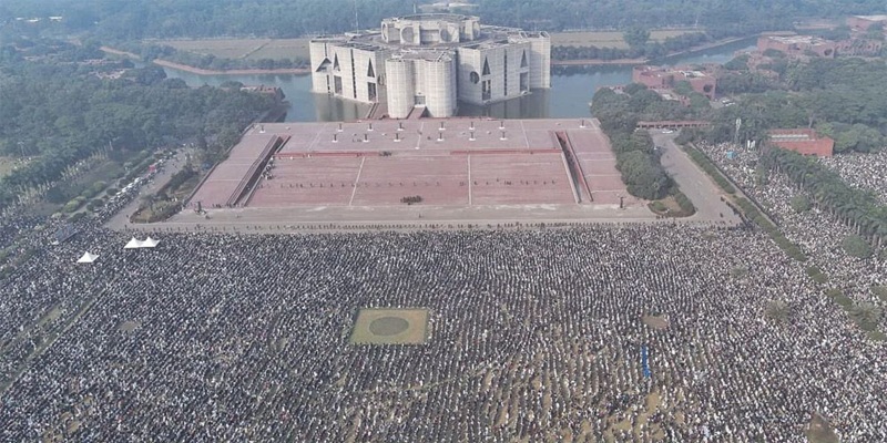 বিপুল জনসমাগমে খালেদা জিয়ার জানাজা অনুষ্ঠিত