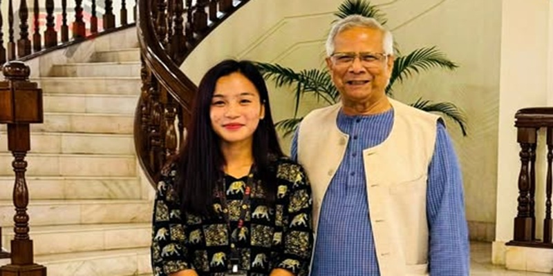 ‘তোমাকে সম্মানিত করতে পেরে আমরা আনন্দিত’, ঋতুপর্ণাকে প্রধান উপদেষ্টা