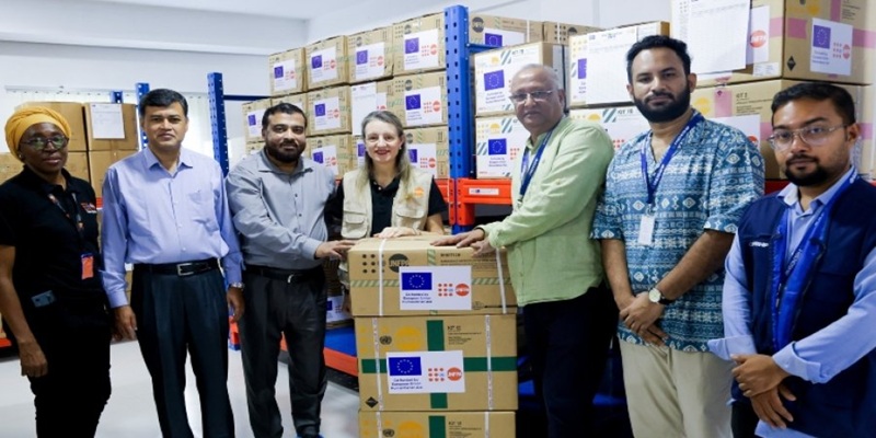 রোহিঙ্গা ক্যাম্পে চিকিৎসা সরঞ্জাম দিল ইউএনএফপিএ ও ইইউ
