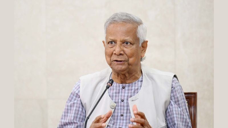 তিন বাহিনীর প্রধানদের সঙ্গে প্রধান উপদেষ্টার উচ্চ পর্যায়ের বৈঠক