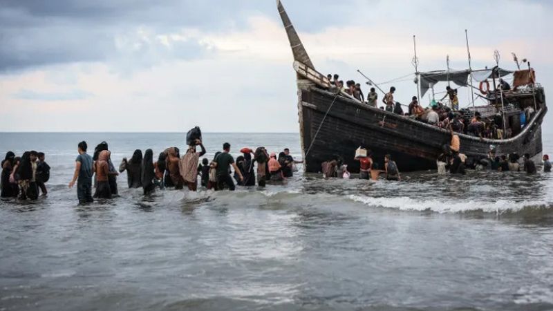 সাগরে ভেসে ইন্দোনেশিয়ায় পৌঁছাল আরও ৭৬ রোহিঙ্গা