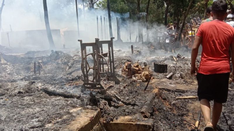 উখিয়ায় রোহিঙ্গা ক্যাম্পে আগুন, ৪ হাজার রোহিঙ্গা গৃহহীন