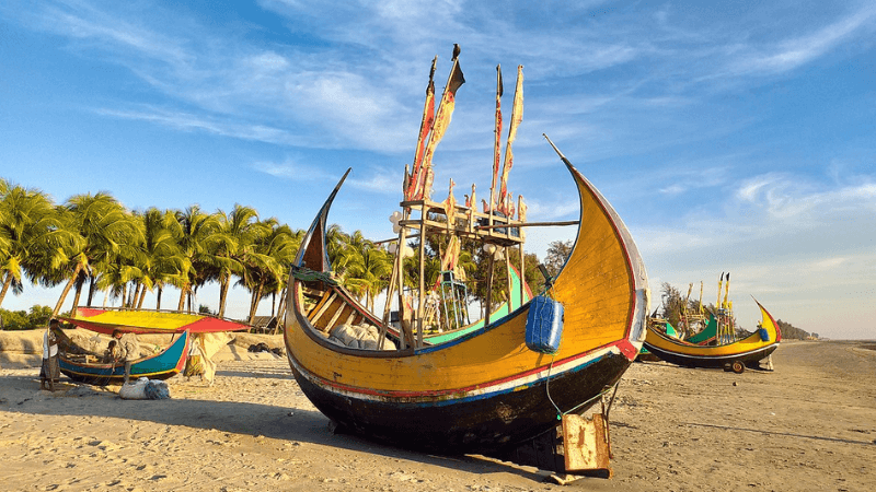 হাজার বছরের ঐতিহ্য চট্টগ্রামের সাম্পান