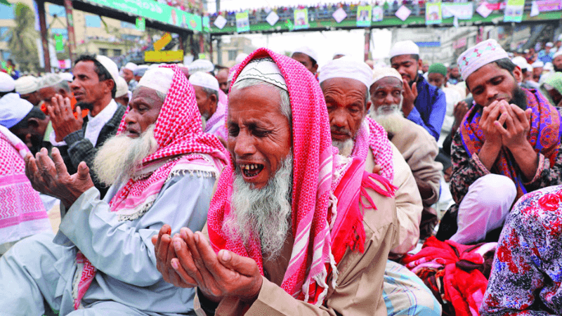 জাতির মঙ্গল ও মুসলিম উম্মাহর মাগফেরাত কামনায় শেষ হলো বিশ্ব ইজতেমার প্রথম পর্ব