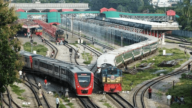 নিরাপত্তার শঙ্কায় চট্টগ্রাম থেকে ৪ ট্রেনের যাত্রা বাতিল