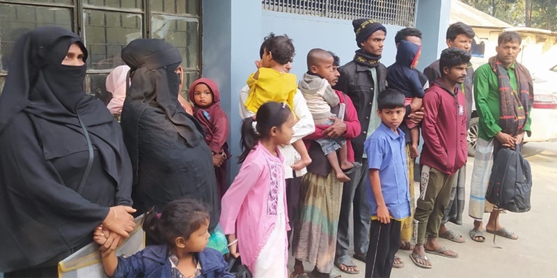 লোহাগাড়ায় ভুয়া এনআইডিসহ ৪৫ রোহিঙ্গা আটক