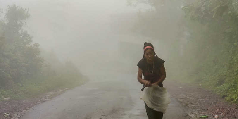 পাহাড়ে জেঁকে বসেছে শীত, দিনেও স্থবির রাঙামাটি