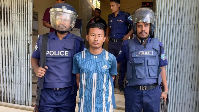 বান্দরবানে টমটমচালক হত্যায় একই সম্প্রদায়ের রাজন্ত তঞ্চঙ্গ্যা আটক