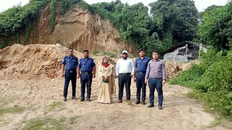 পাহাড় কাটায় রাঙামাটিতে এক ব্যক্তিকে ৫০ হাজার টাকা জরিমানা