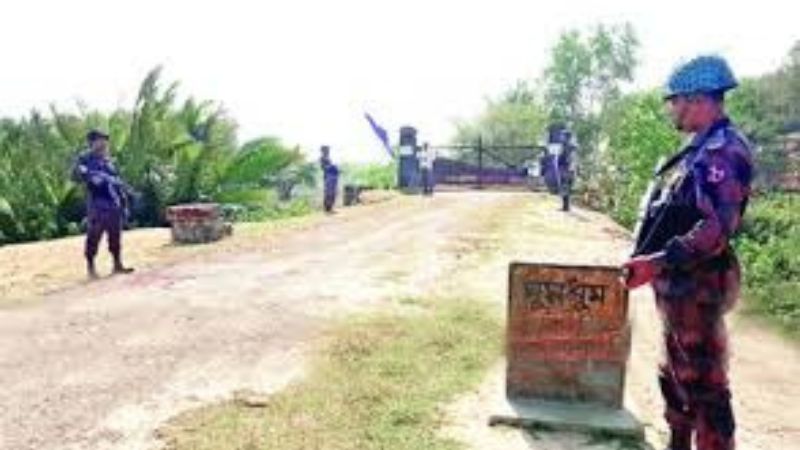 ঘুমধুম সীমান্তে মিয়ানমারের অভ্যন্তরে ব্যাপক গোলাগুলি, সতর্ক বিজিবি