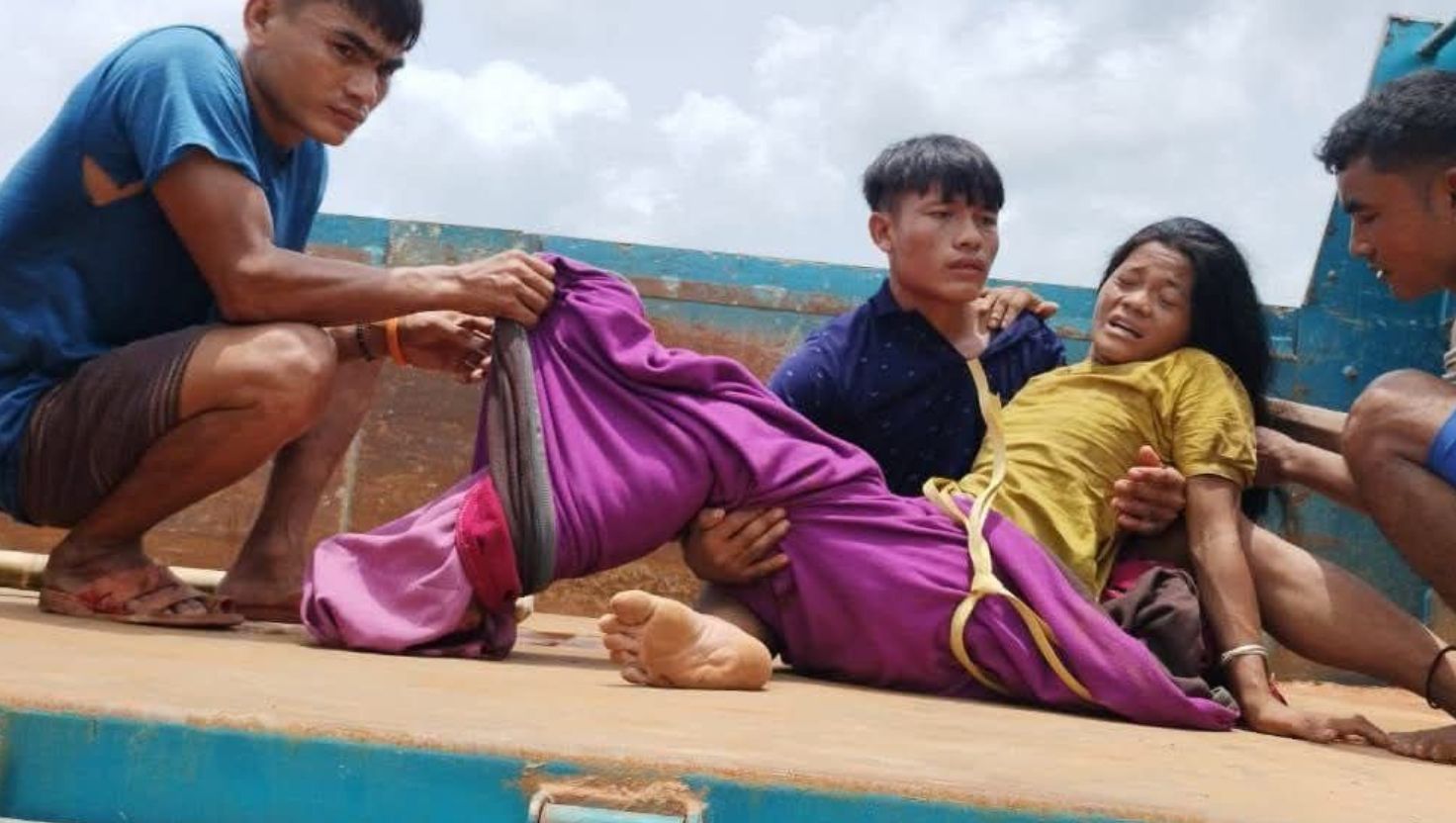 নাইক্ষ্যংছড়ি সীমান্তে স্থলমাইন বিস্ফোরণ, নারীর পা বিচ্ছিন্ন