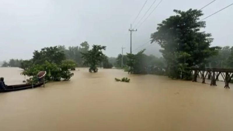 মাইনী নদীর পানিতে প্লাবিত খাগড়াছড়ি; বিচ্ছিন্ন দীঘিনালা-লংগদু সড়ক