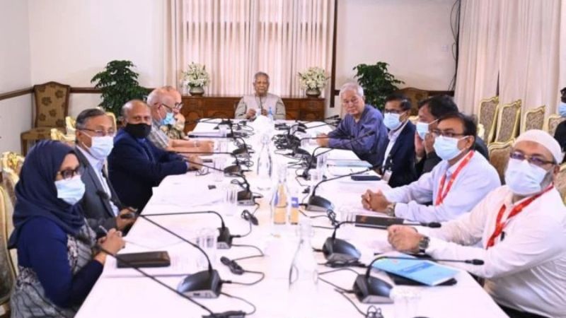 পার্বত্য চট্টগ্রামে এ বছরেই ১০০ স্কুলে ই-লার্নিং চালুর নির্দেশ প্রধান উপদেষ্টার