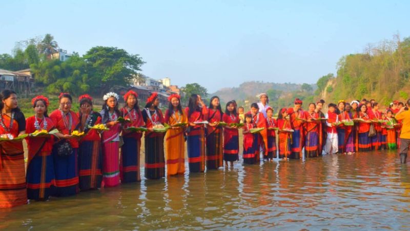সাঙ্গু নদীতে ফুল নিবেদনের মধ্য দিয়ে বান্দরবানে বিজু-বিষু উৎসব শুরু